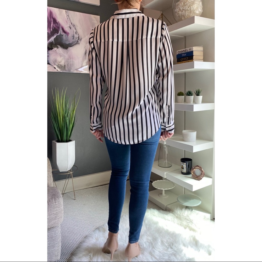 Express Black & White Button Down Blouse - Picture 4 of 10